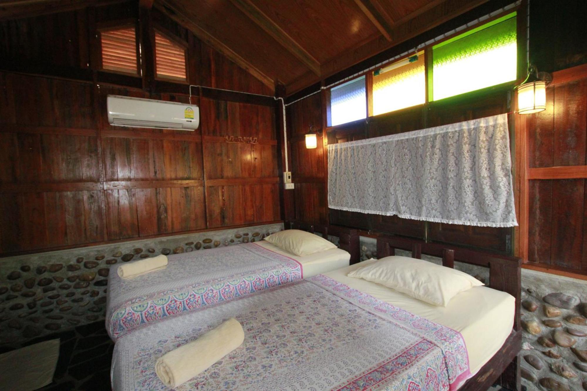 J&J Guesthouse Sukhothai Zimmer foto