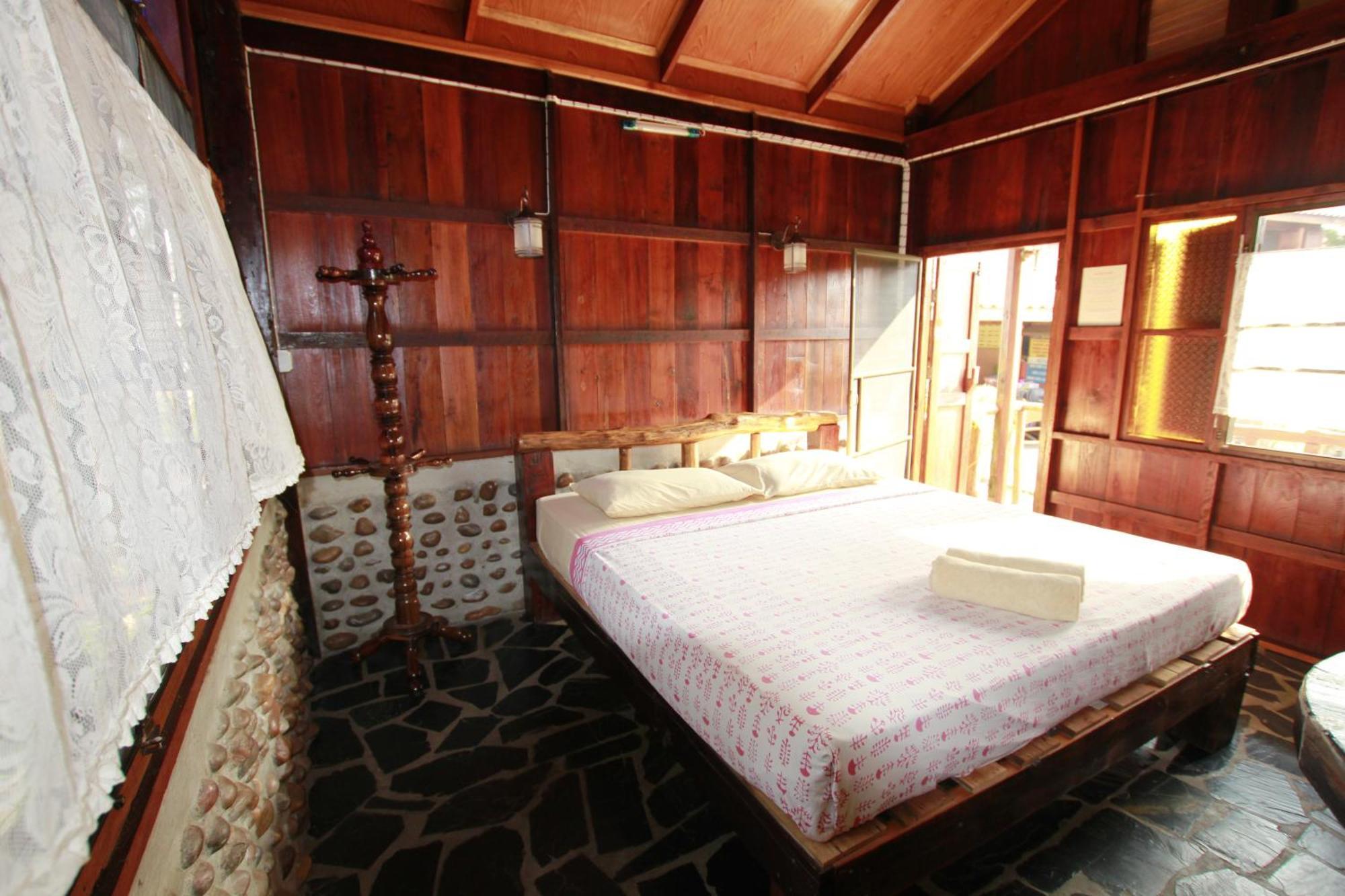 J&J Guesthouse Sukhothai Zimmer foto