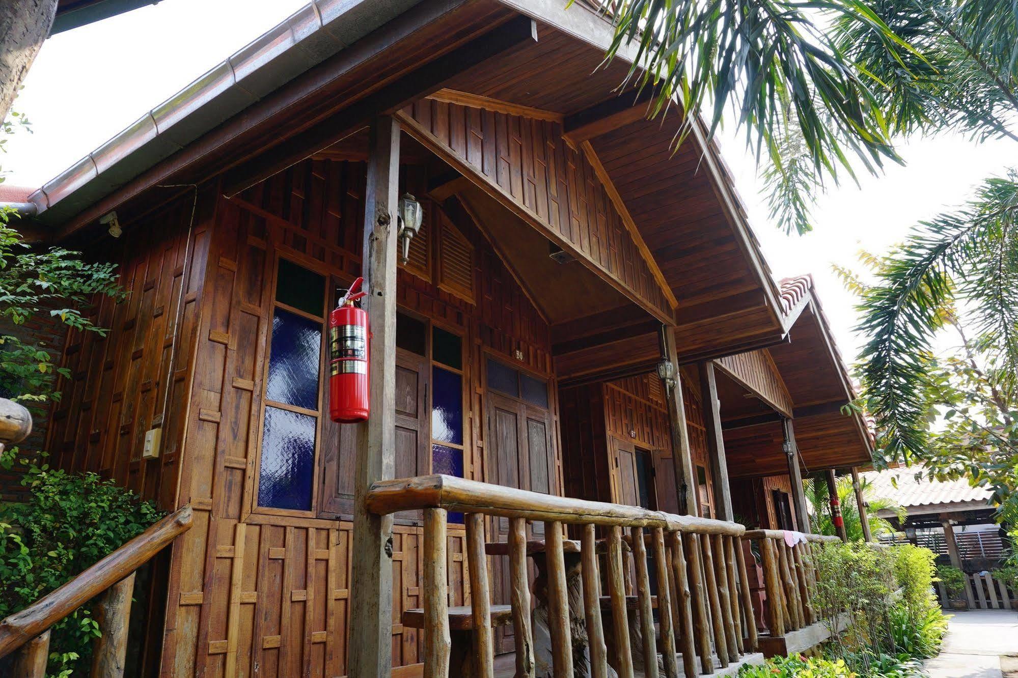 J&J Guesthouse Sukhothai Exterior foto