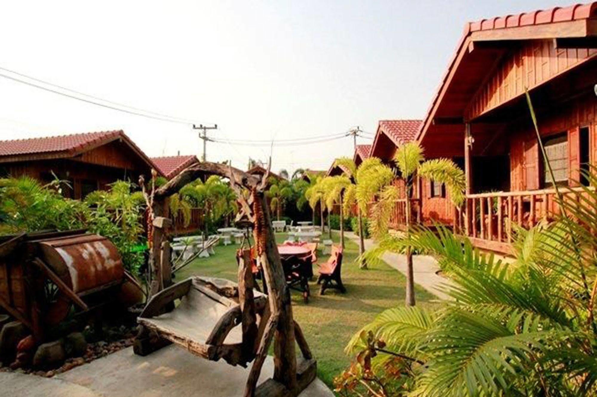 J&J Guesthouse Sukhothai Exterior foto