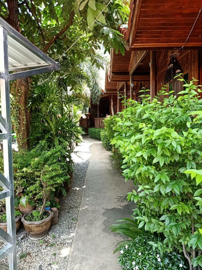 J&J Guesthouse Sukhothai Exterior foto