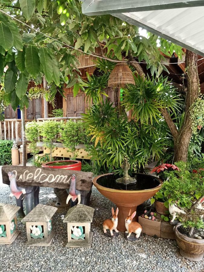 J&J Guesthouse Sukhothai Exterior foto